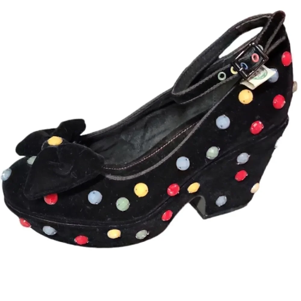 Vintage velvet polka dot with bow platform